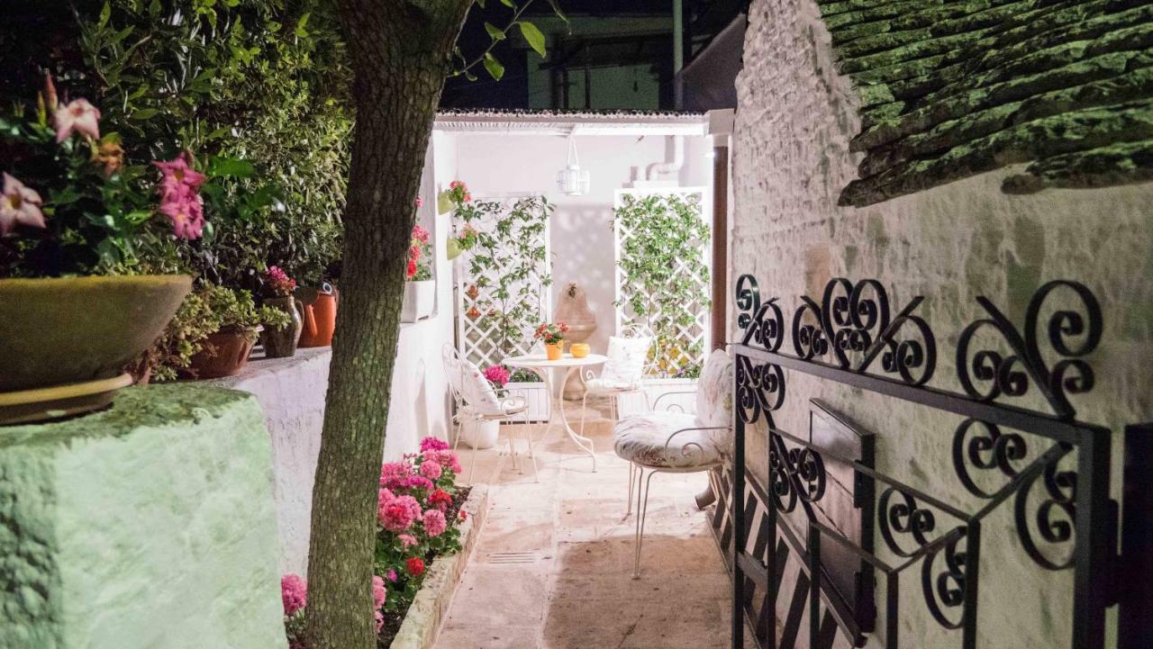 Trullo "Vicolo Fiorito" Villa Alberobello Exteriör bild